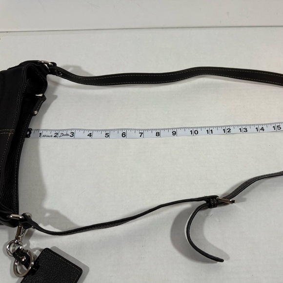 Vintage Tignanello Black pebbled Leather Crossbody w/ Key Chain - Picture 13 of 13